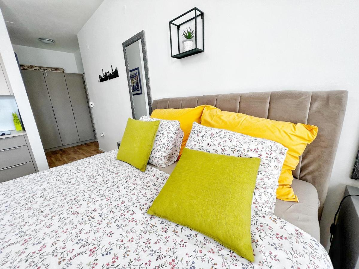 Studio Apartma Pag Blue Ocean 1 With Sea View Pag Town Buitenkant foto