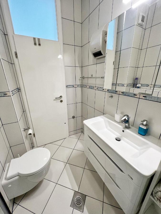 Studio Apartma Pag Blue Ocean 1 With Sea View Pag Town Buitenkant foto