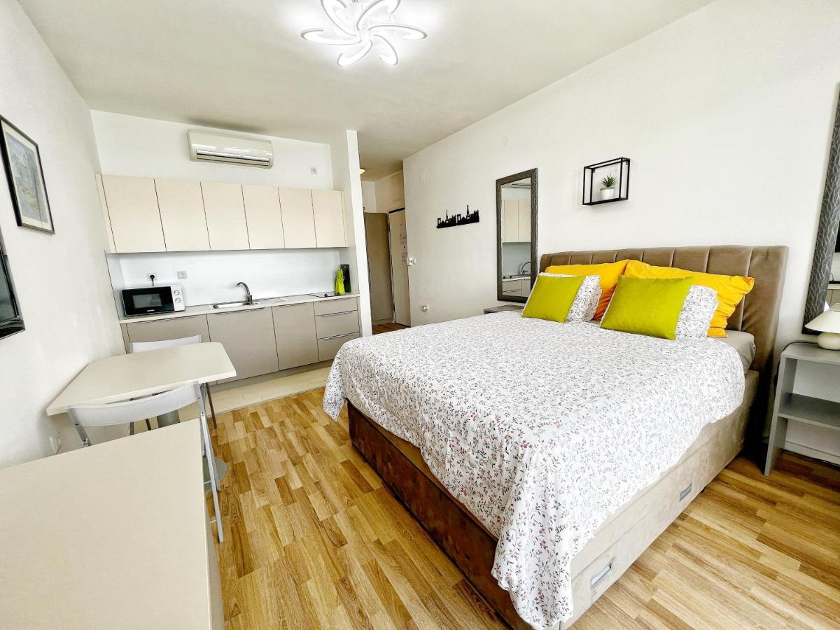 Studio Apartma Pag Blue Ocean 1 With Sea View Pag Town Buitenkant foto