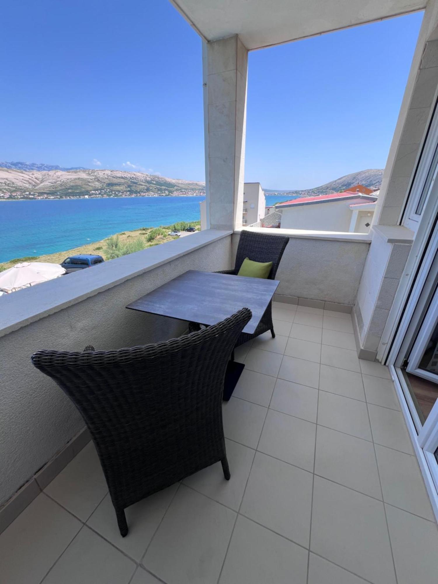 Studio Apartma Pag Blue Ocean 1 With Sea View Pag Town Buitenkant foto